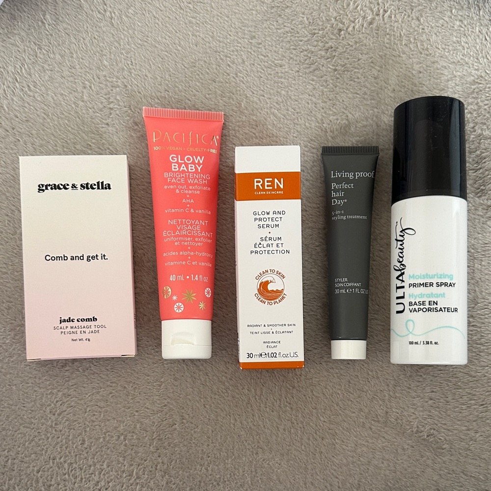 Beauty Product Set with Comb